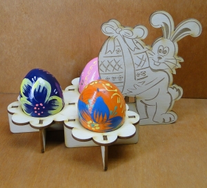 Wielkanocny stojak na 3 pisanki grawerowany (P582W3)