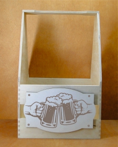 Skrzynka na piwo z emblematem kufli  (P1242W9)